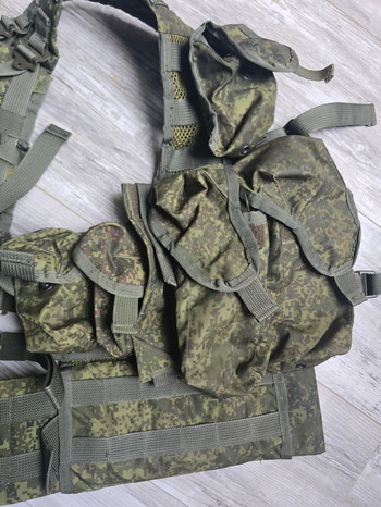 Image 4 pour Echte russische Tekhnikom 6sh117 Ratnik molle load carrying vest met double stack AK pouches en meer.