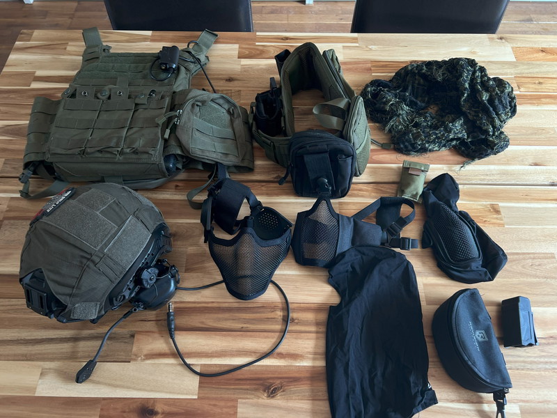 Image 1 for Uitgebreide Tactical Gear Set - Perfect voor Airsoft Enthousiasten!