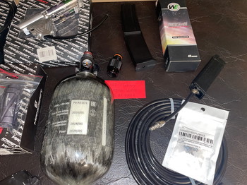 Afbeelding 2 van HPA Bulk sale - Mancraft PDIK V3 HPA Engines , Armotech Carbon 1,1L tank + Ninja Reg, Glock / AAP Hpa adapter and more...!