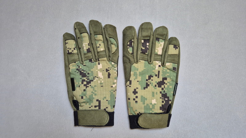 Image 1 for Camouflage Gloves