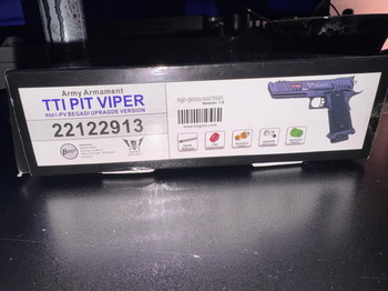 Afbeelding 2 van Army Armament TTI Pit Viper GBB, Begadi Upgrade Version   neuwertig, Zubehör