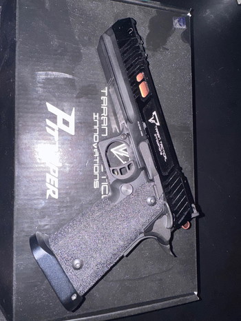 Afbeelding 4 van Army Armament TTI Pit Viper GBB, Begadi Upgrade Version   neuwertig, Zubehör