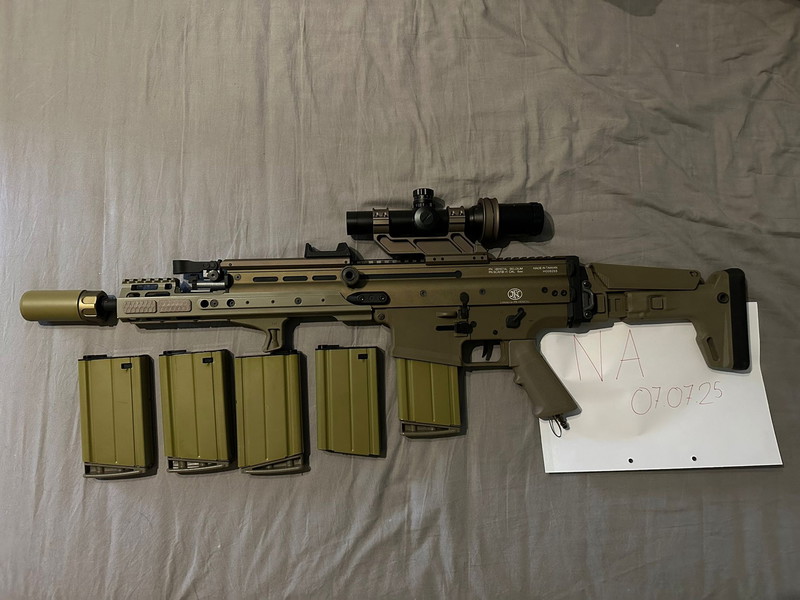 Imagen 1 de Scar H