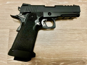 Image for AW Custom Hi-Capa HX2712 met 2x CO2 magazijnen