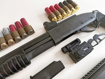 Image 4 pour 2x Shotgun Tokyo Marui M870 Breacher HPA/Green Gas + TAPP + Tracer PCU