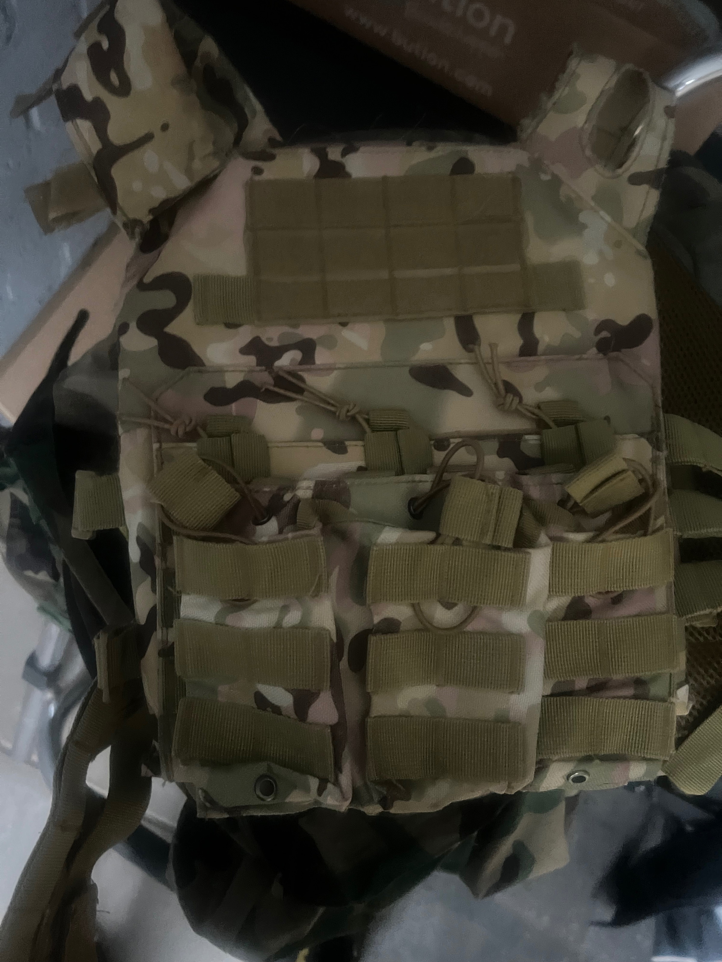 Plate Carrier Tacvest + Pouches. - Airsoft Bazaar