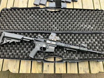 Imagen 2 de Specna Arms SA-E09 Edge en SSP18 complete startersset!