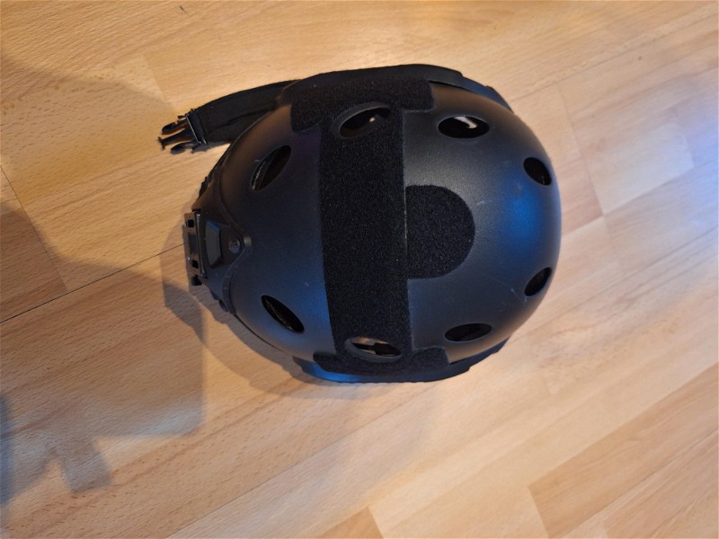 Afbeelding 1 van Fast helm + monteerstuk voor gopro
