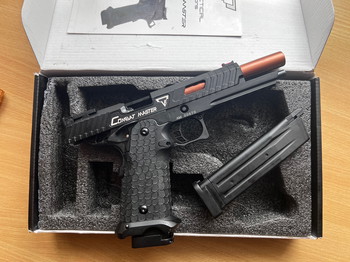 Bild 2 für COMBAT MASTER JW3 2 magazines