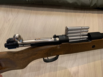 Image 2 pour Double Bell Kar98K, shell ejecting, echt hout, gas versie. Incl. originele doos, foedraal en 20 shells.