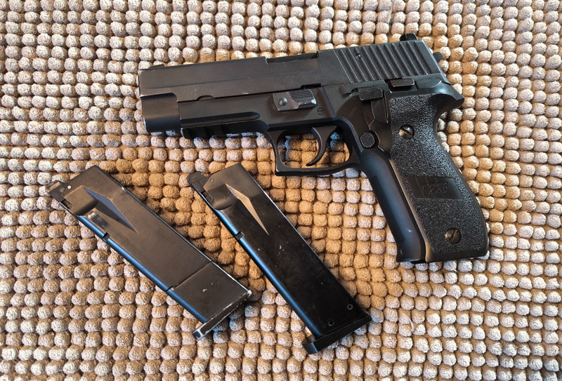 Bild 1 für WE P226 met 2 mags Maple leaf hopup upgrade 1j