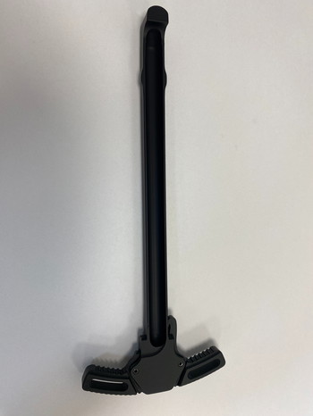 Afbeelding 2 van Genuine (RS) BREEK ARMS AR-15 WARHAMMER MOD2 AMBIDEXTROUS CHARGING HANDLE