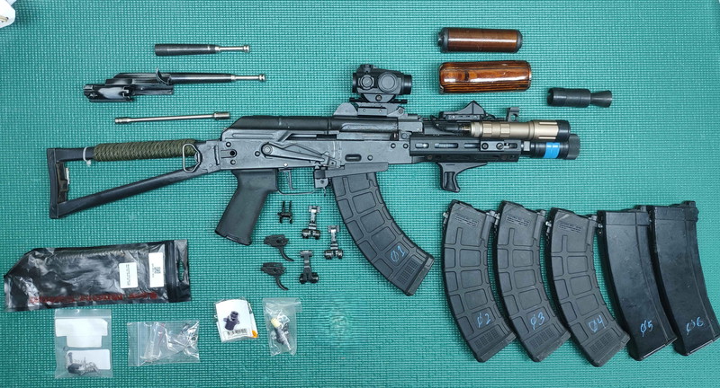 Image 1 pour GHK AKS-74U V2 GBB + extras