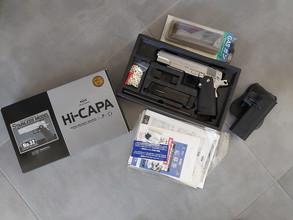 Image pour Tokyo Marui Hi-Capa 5.1 gas blowback pistol + WE G18C Gen 4