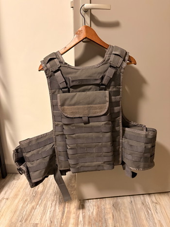 Afbeelding 2 van Invadergear plate carrier wolf grey All size