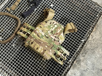 Image 2 pour Warrior Laser Cut LPC + 16 pouches/slings/etc.