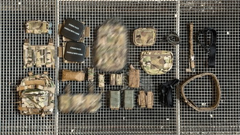 Image 3 pour Warrior Laser Cut LPC + 16 pouches/slings/etc.