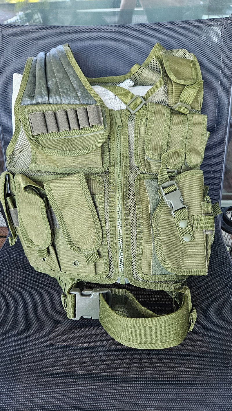 Afbeelding 1 van Groene opsvest met opbergmogelijkheden