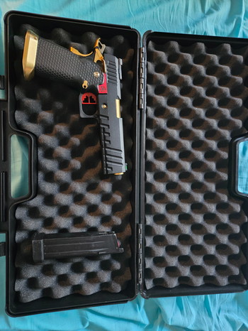 Afbeelding 2 van AW custom hi capa