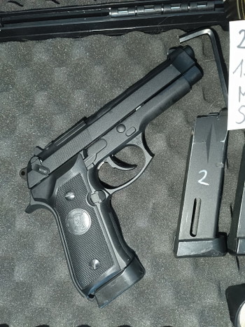Image 2 for KJW M9 Beretta CO2 GBB + Safariland Holster