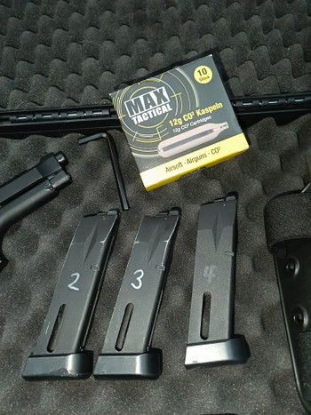 Image 4 for KJW M9 Beretta CO2 GBB + Safariland Holster