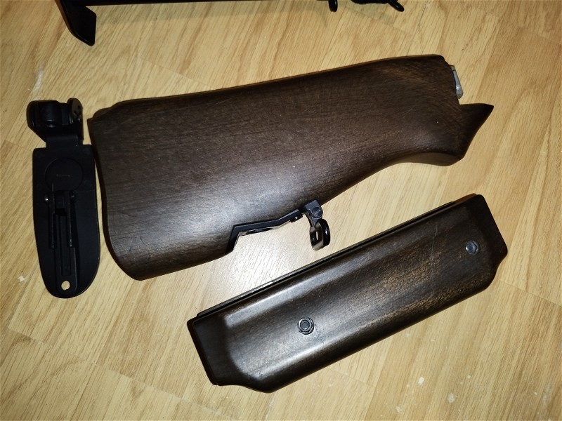 Afbeelding 1 van S&T M1918 BAR externals bipod en carry handle faux wood