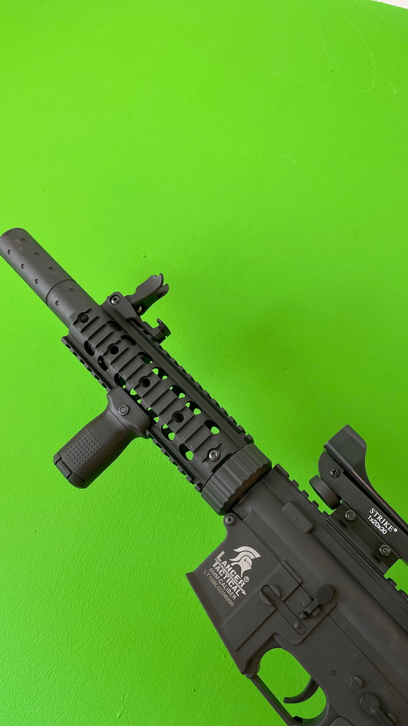 Bild 1 für M4A1 AEG with reddot, and grip