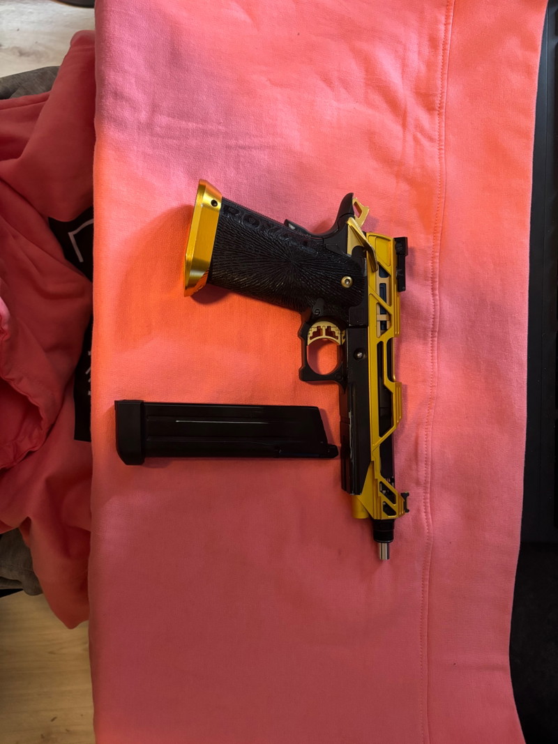 Image 1 for Black & Gold match 5,1 hi capa