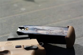 Afbeelding 5 van VFC FN Herstal FNX-45 Tactical blowback met Red dot en holster