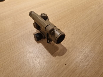 Image 3 for Red dot