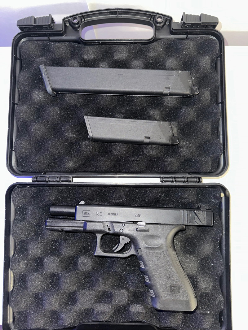 Image 1 pour Umarex Glock 18C Full Auto GBB + 2 mags VS + koffer