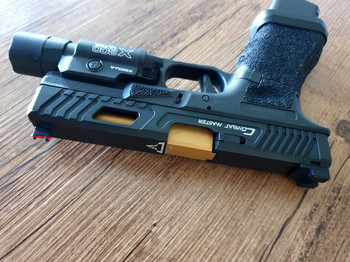 Afbeelding 3 van TTI glock 17 met taran slide en light