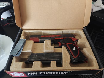 Afbeelding 2 van AW Custom 1911 Deadpool editie - NE2201