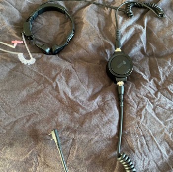 Image 2 pour Code Red Headsets Tactical Throat Mic - Kenwood/Baofeng