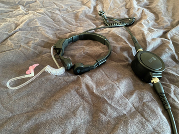 Afbeelding 3 van Code Red Headsets Tactical Throat Mic - Kenwood/Baofeng