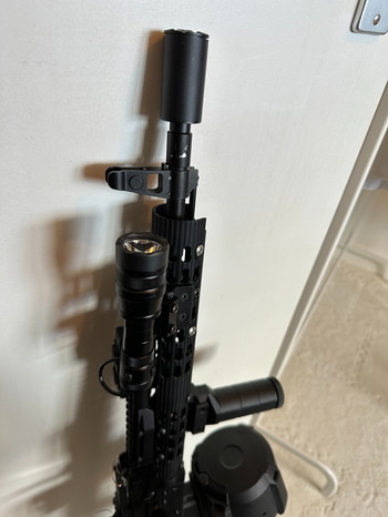 Afbeelding 2 van Custom Tokyo Marui GBB AKM met accessoires