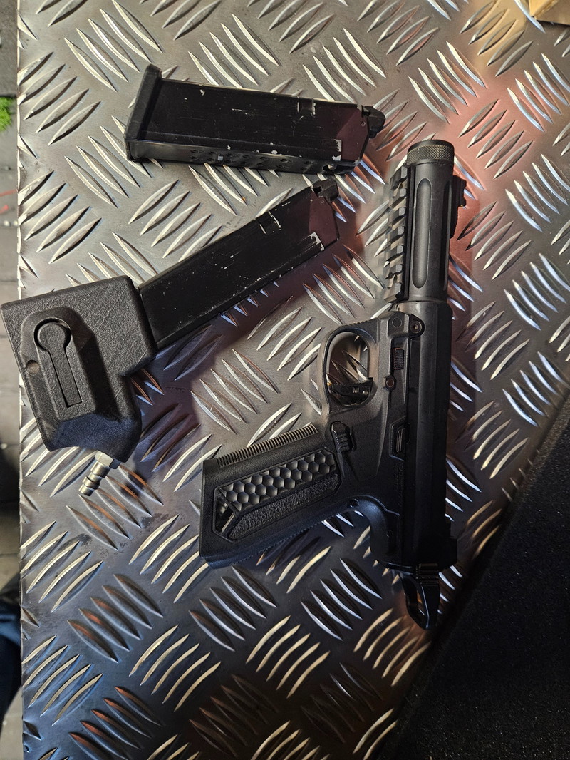 Imagen 1 de Aap 01 met hpa adapter en mp7 kit