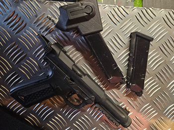 Imagen 2 de Aap 01 met hpa adapter en mp7 kit