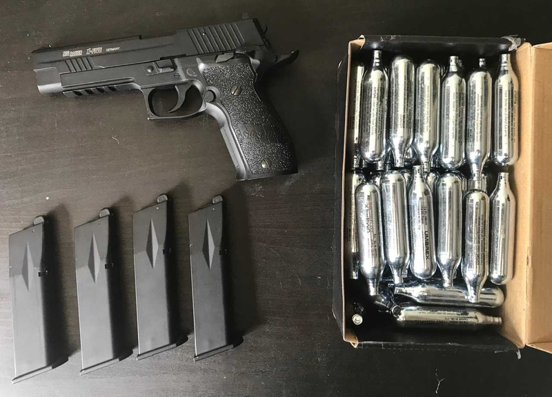 Image 1 pour Sig Sauer P226 met 4 lekvrije CO2 mags en 66 capsules!