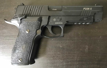 Bild 2 für Sig Sauer P226 met 4 lekvrije CO2 mags en 66 capsules!