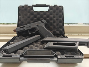 Afbeelding van Novritsch SSP18 with 2 mags and suppresor