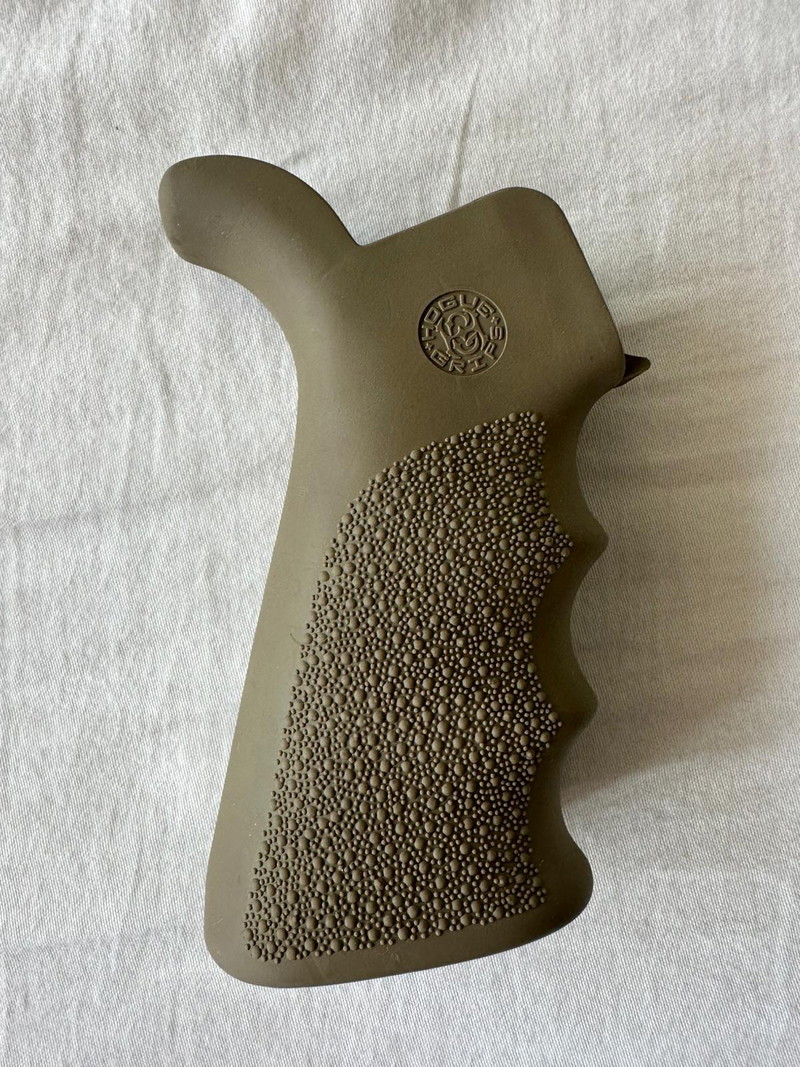 Afbeelding 1 van OverMolded Rubber Beavertail Grip - FDE