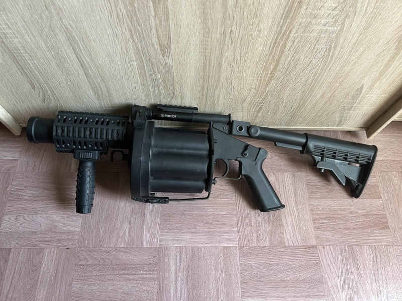 Bild 1 für Multiple Grenade launcher
