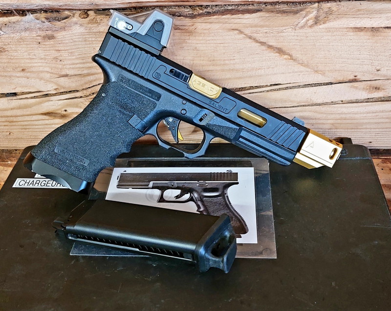Image 1 pour Beautiful TM Glock 17 SAI Full Custom