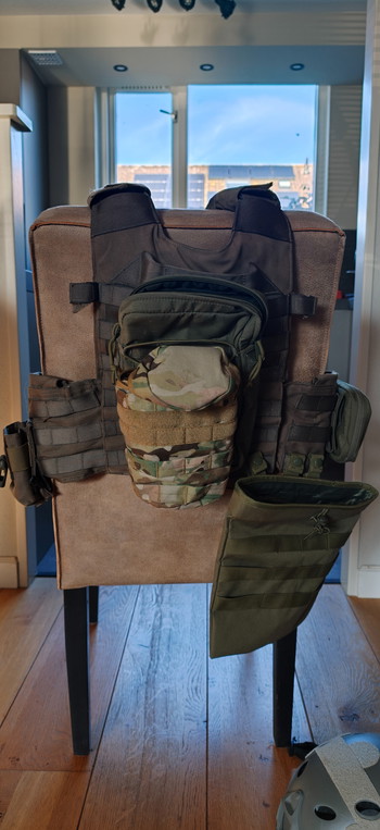 Imagen 3 de Plate carrier / Pouches / Bril / sling / accessoires