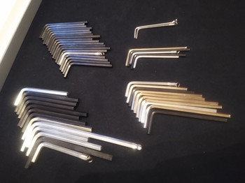 Image 4 for Grote set inbussleutel allen hex key + 3 schroevendraaiers