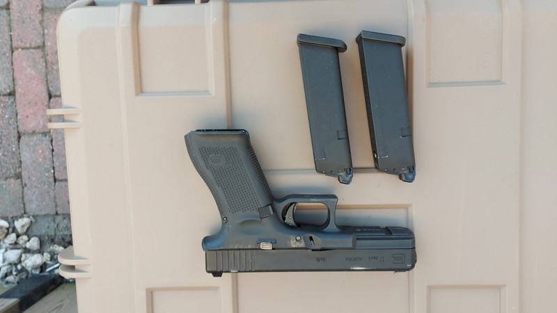 Image 1 for Umarex Glock 17 gen 5 GBB complete set