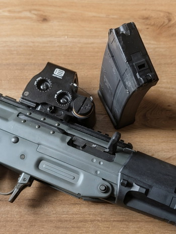 Afbeelding 3 van GHK SIG SG553 GBB Burst with accessoires and upgrades