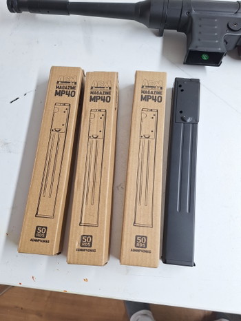Image 2 for AGM aeg (fake wood) MP41 + 4 mid cap magazines + Box
