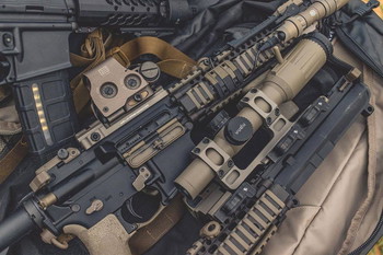 Bild 4 für American Defense - EOTech QD Riser Mount R2/ FDE